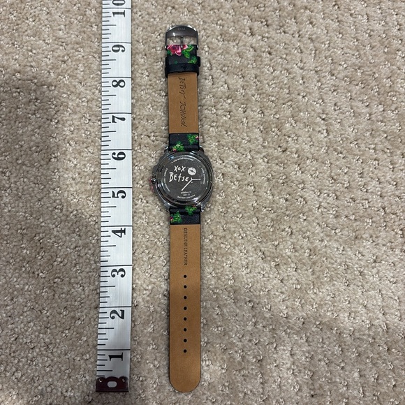 Betsy Johnson Watch worn once great condition needs battery - Picture 2 of 3
